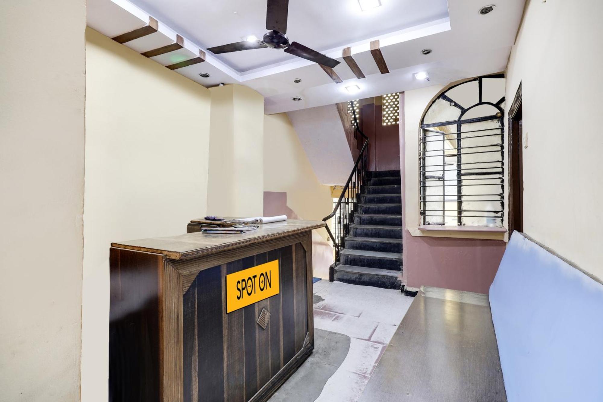 Spot On Hotel Sai Ashirwad Residency Hyderabad Exterior foto